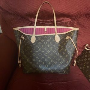 Louis Vuitton Neverfull size MM